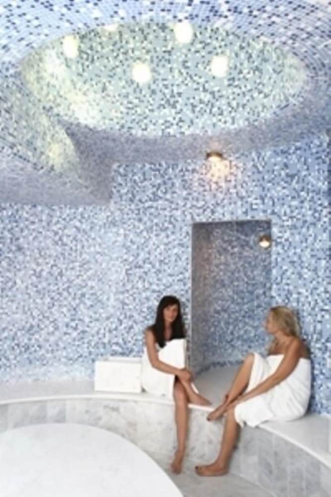 E Hotel Spa Resort 27/61
