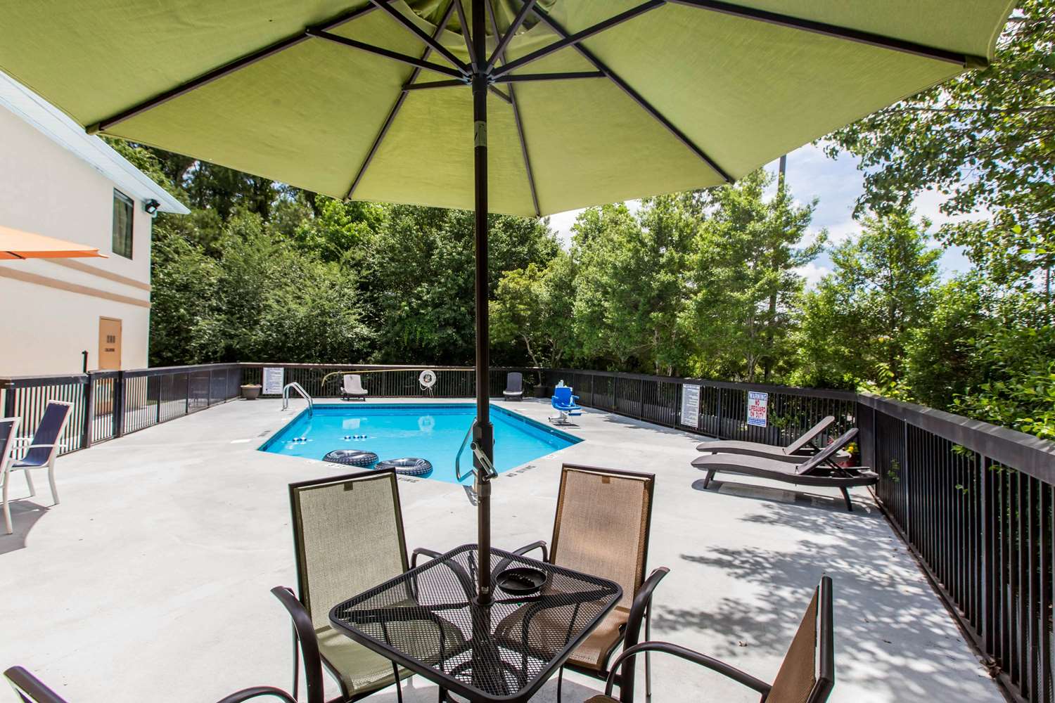 Quality Inn Near MCAS Cherry Point 14/26