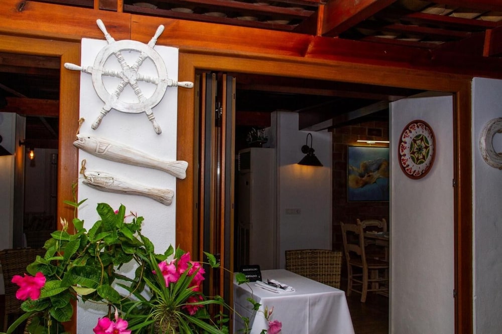 Hotel Almadrabeta 14/50