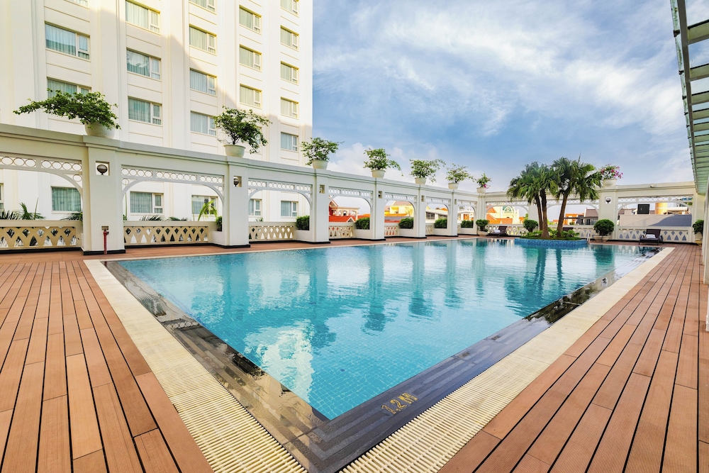 Pearl River Hotel 45/50