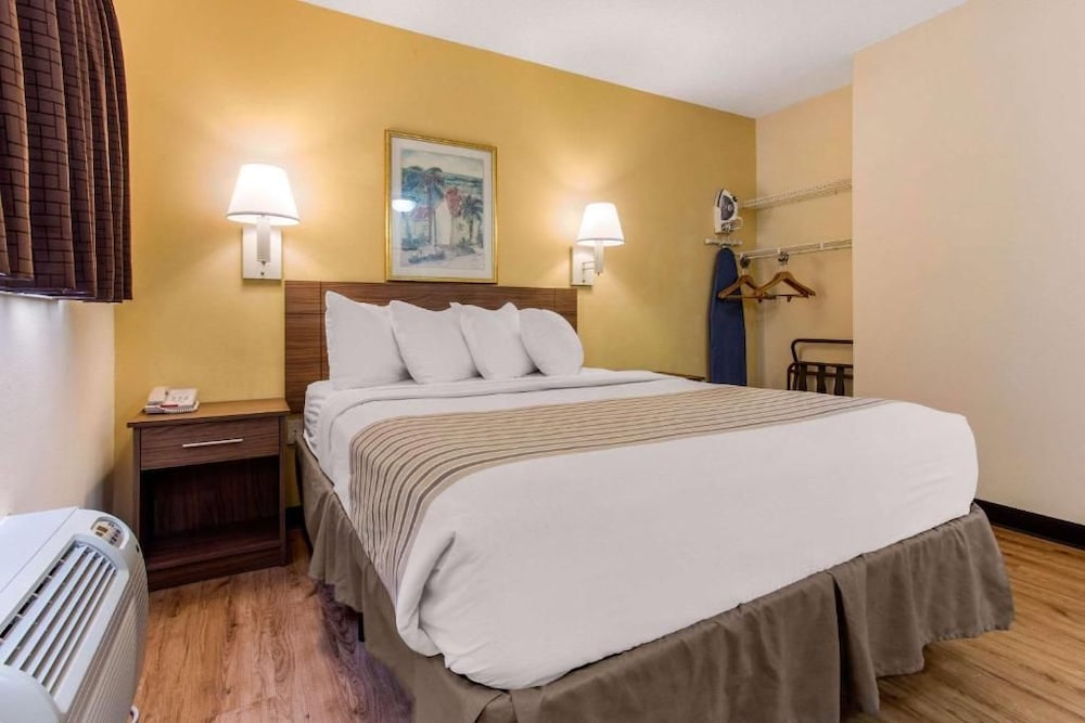 Studio 6 Extended Stay - Myrtle Beach, SC 28/60