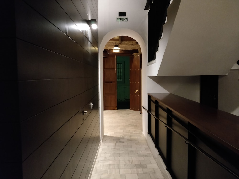 Patios Del Orfebre 8/64