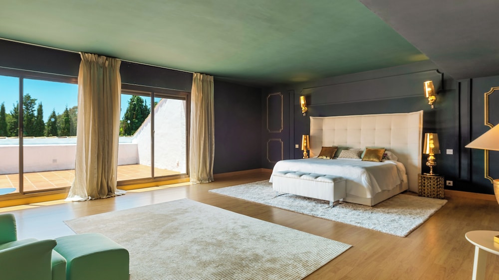 Host Villas & Suites 22/50