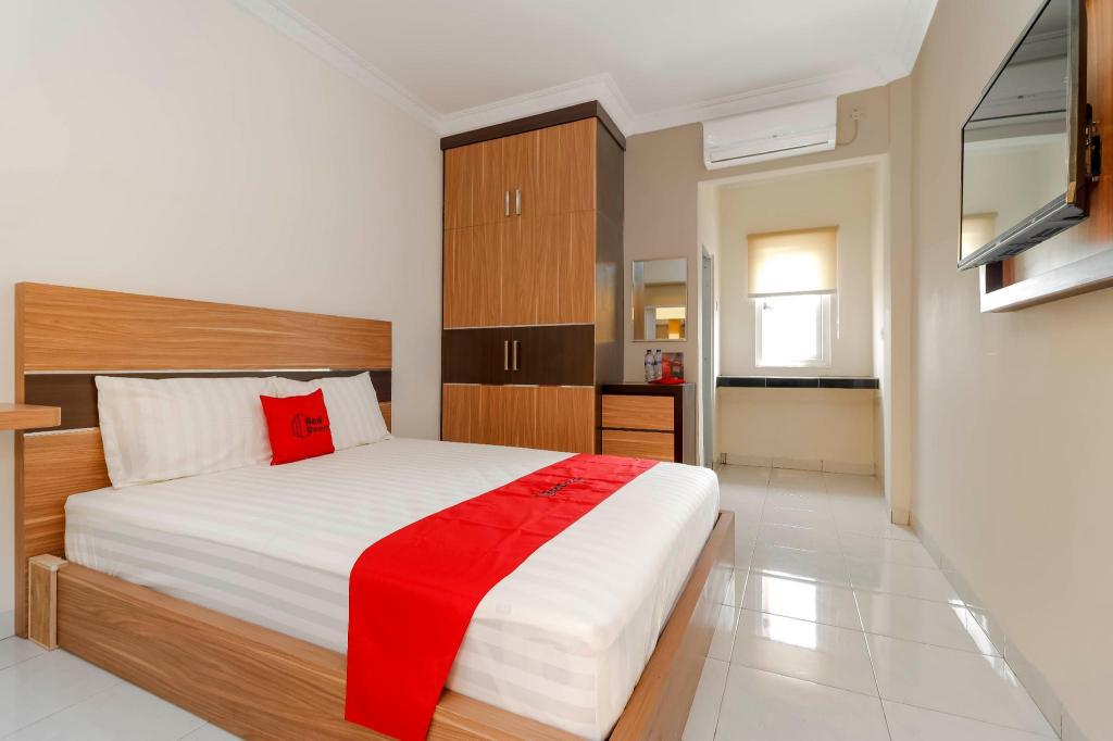 Reddoorz Plus Near Palembang Square Mall 16/33