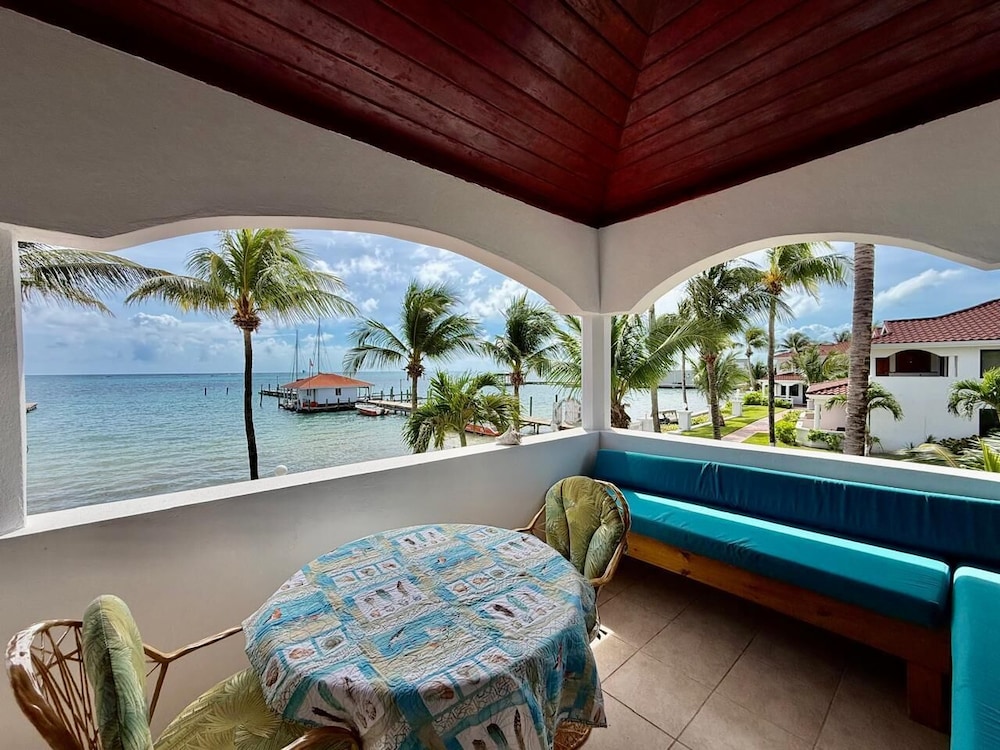 swimming pool spa