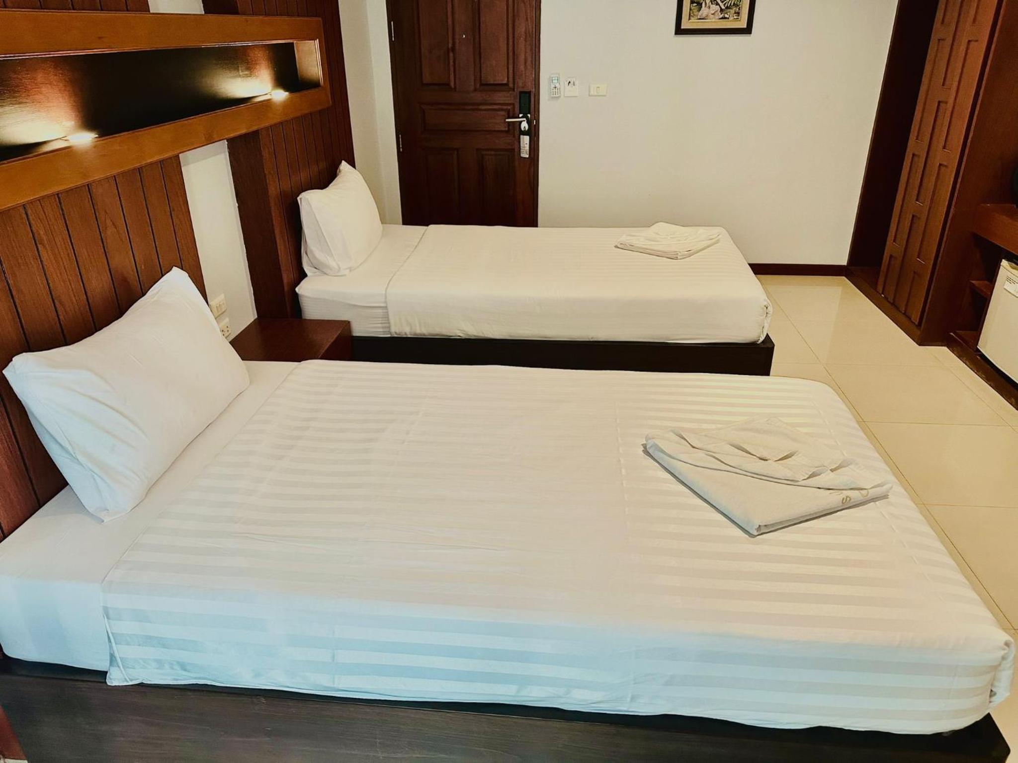 Cokoon Deva Patong Hotel 29/38