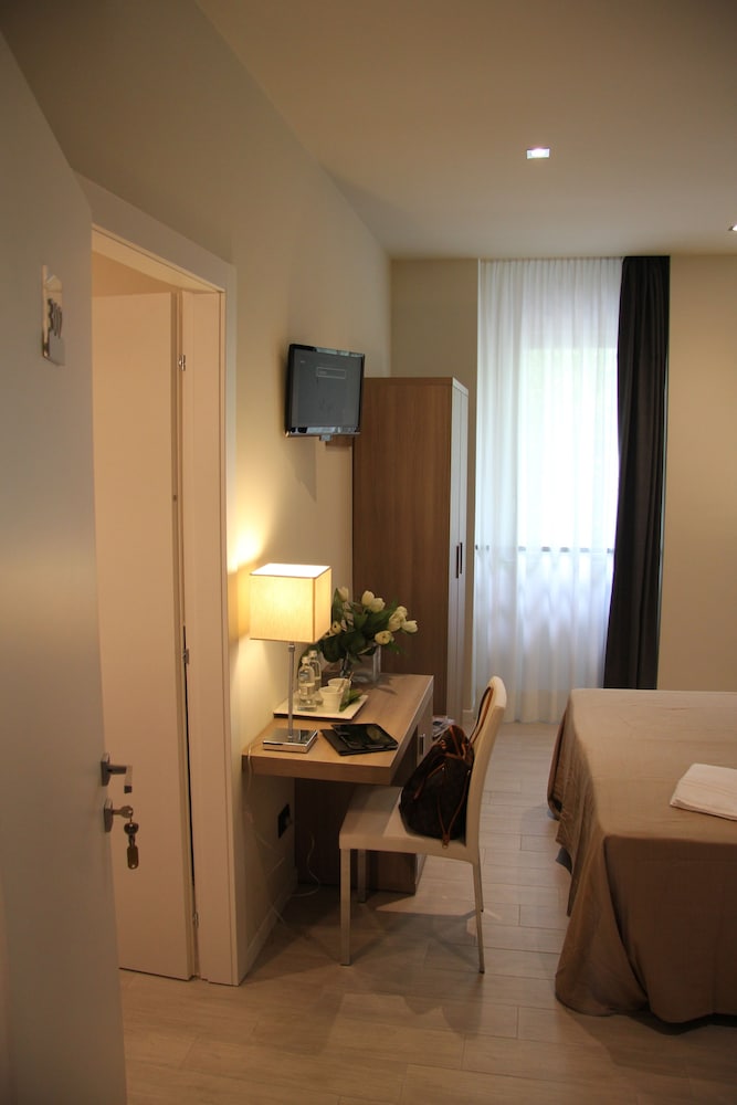 Hotel Zara Milano 18/28