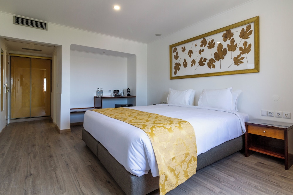 STANDARD, KING BED