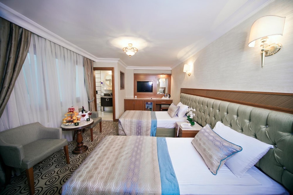 Grand Asiyan Hotel 11/46