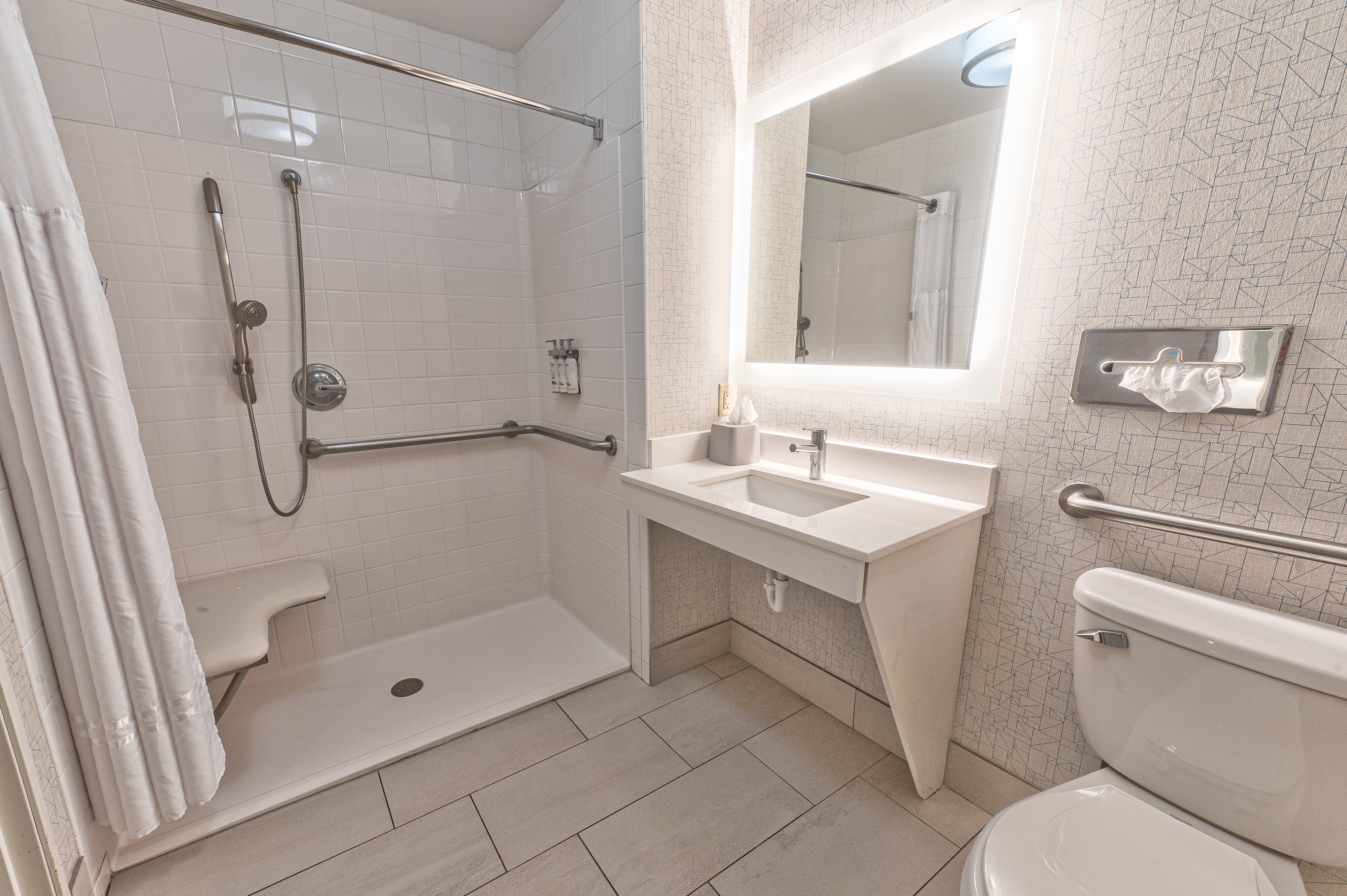 Holiday Inn Express Hotel Suites Goshen 72/75