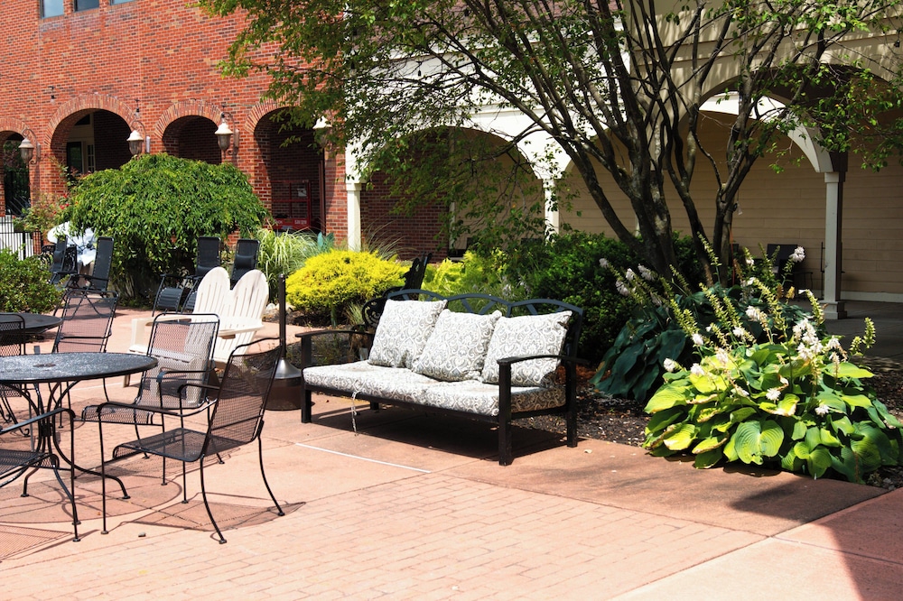 Holiday Inn Express Hotel Suites Latham 69/70