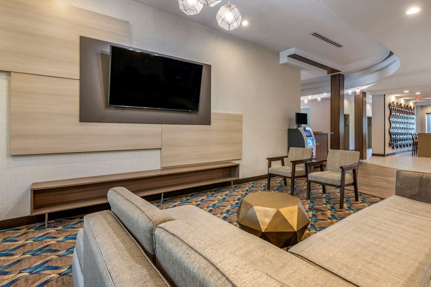 Comfort Suites Fort Lauderdale Airport & Cruise Port 12/18