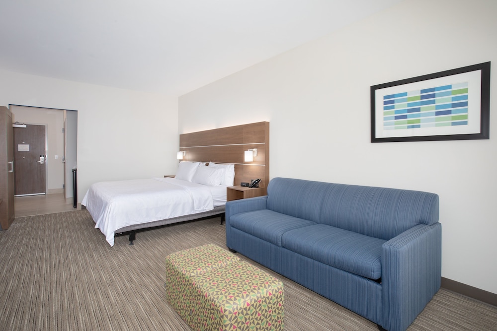 Holiday Inn Express & Suites Goodland I-70 23/45