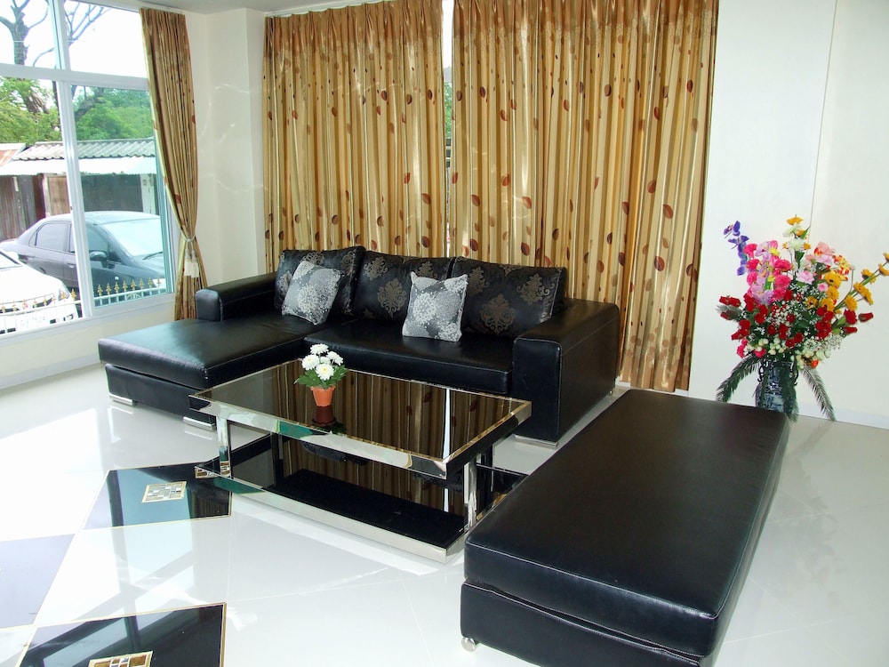 Rueanrimnam Hotel 28/47