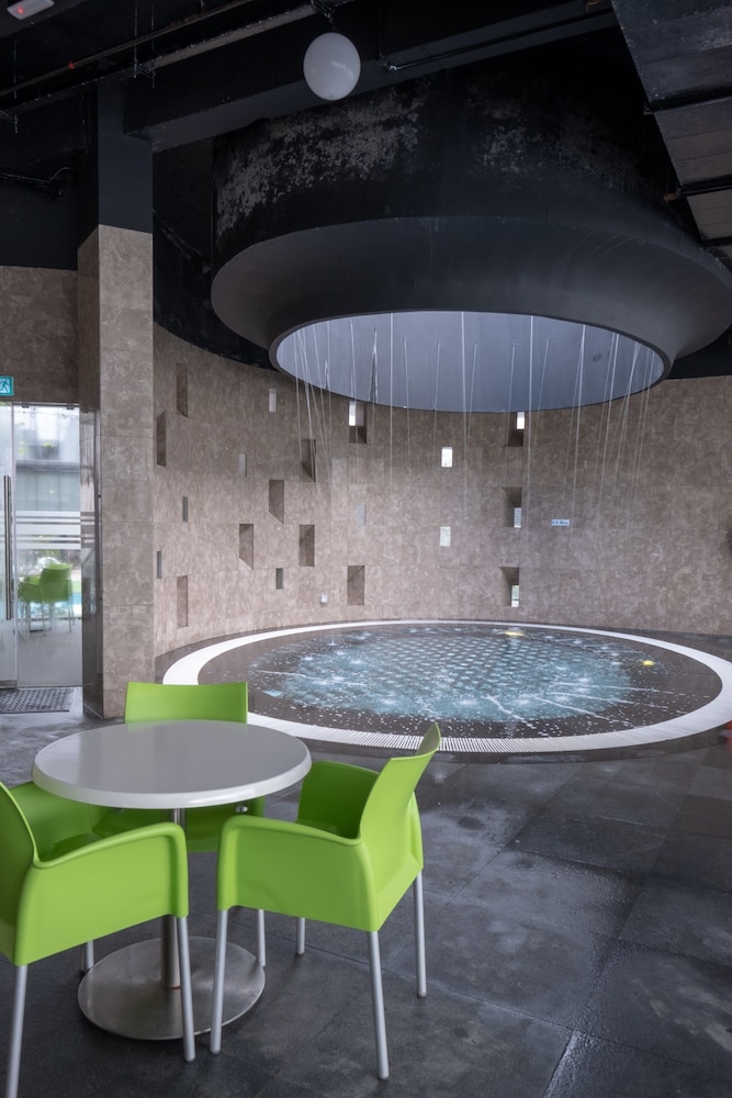 Sky D'Mont Suites 22/50