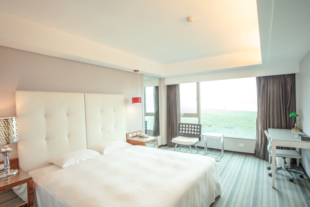See S Revert Hotel 25/53