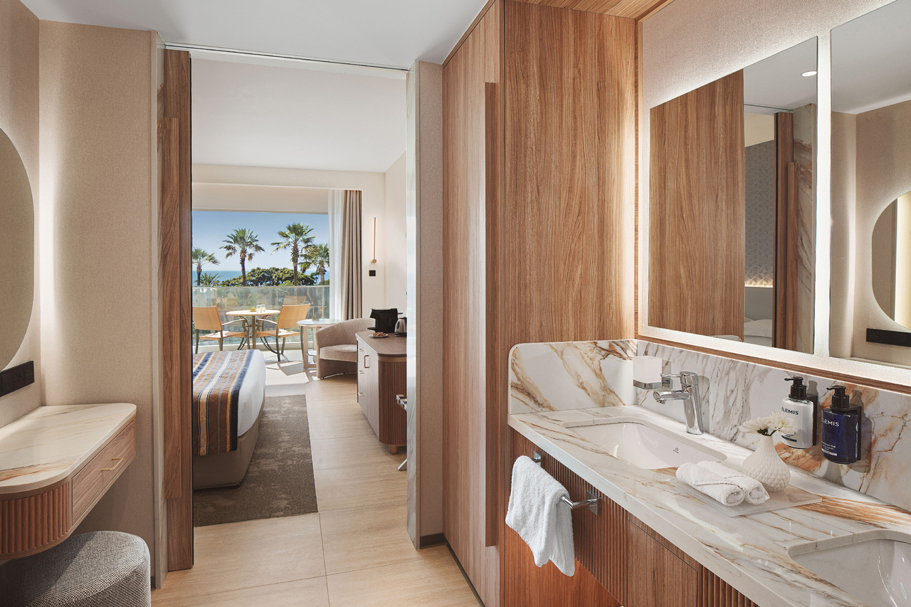 Olympic Lagoon Resort Paphos 74/76