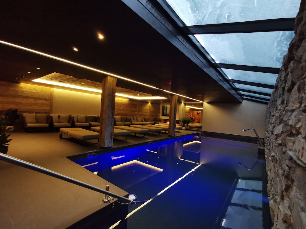 Hotel de Rougemont and Spa 27/50