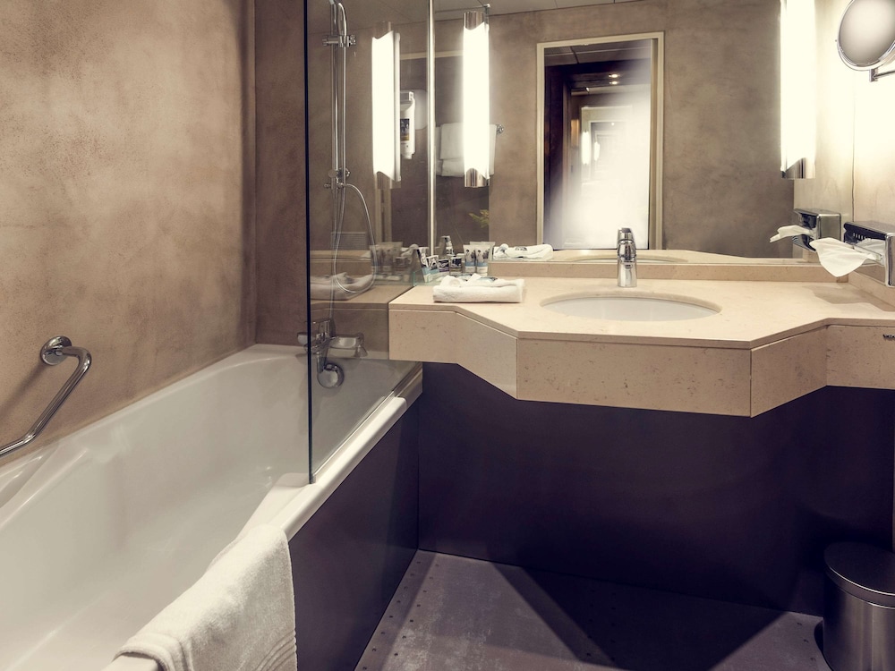 Mercure Rouen Champ de Mars 33/73