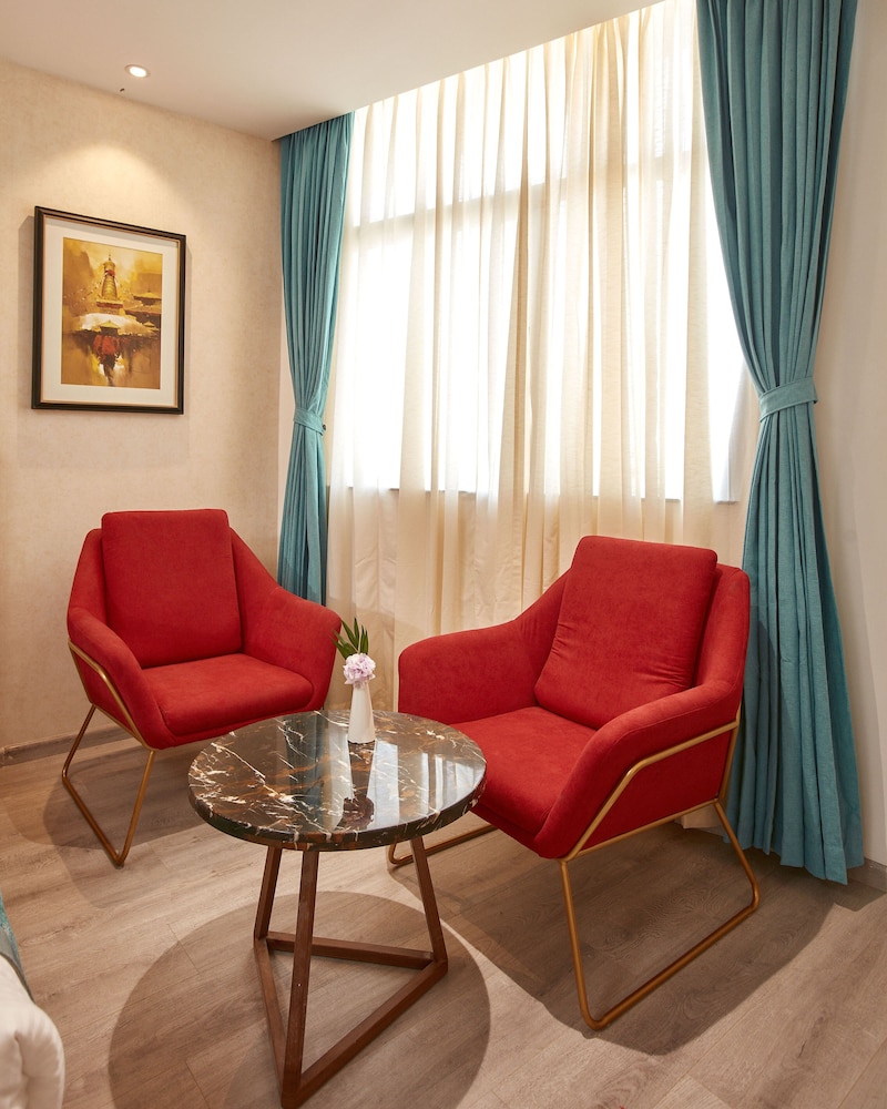Indreni Suites Hotel 27/36