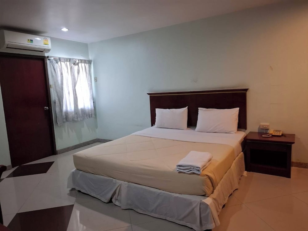 Lopburi Residence Hotel 12/46