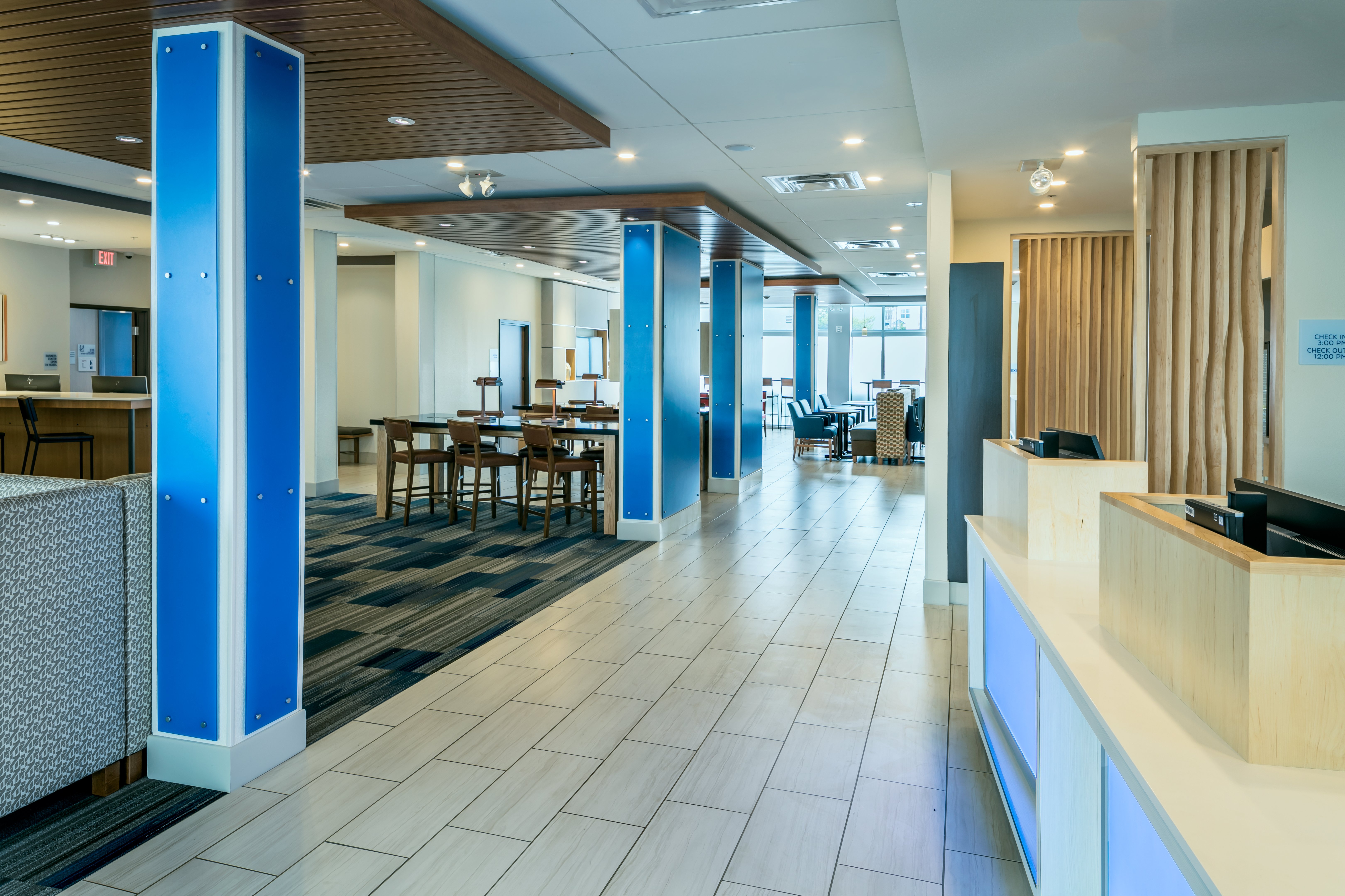 Holiday Inn Express and Suites Medford 32/38