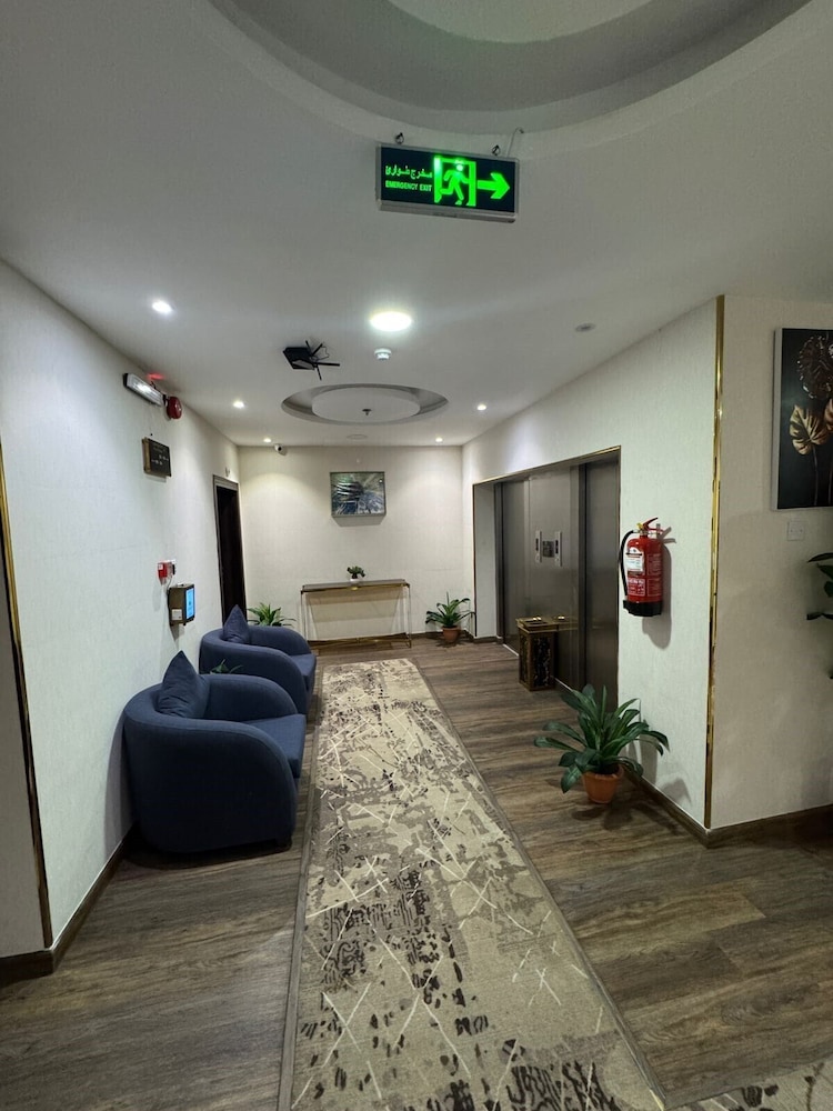 Rose Land Hotel 48/60