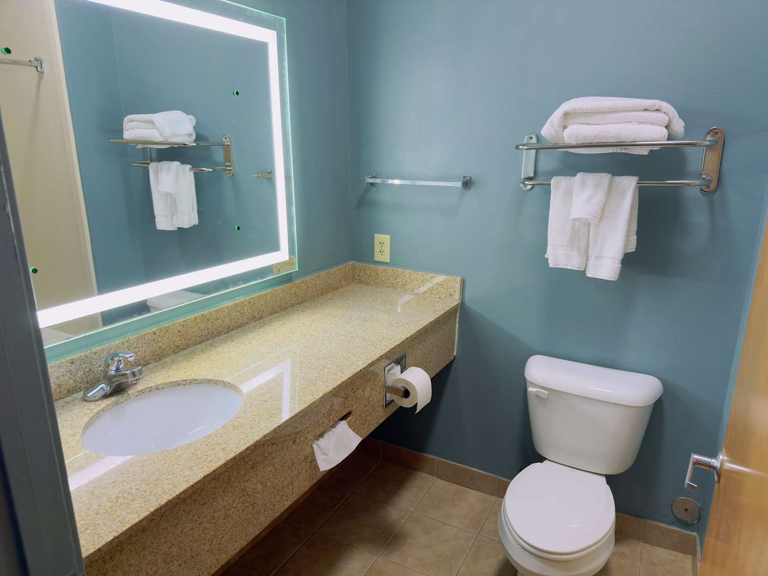 Room, 2 Queen Beds, Kitchen, Best Western Plus Glen Allen Inn 3/4