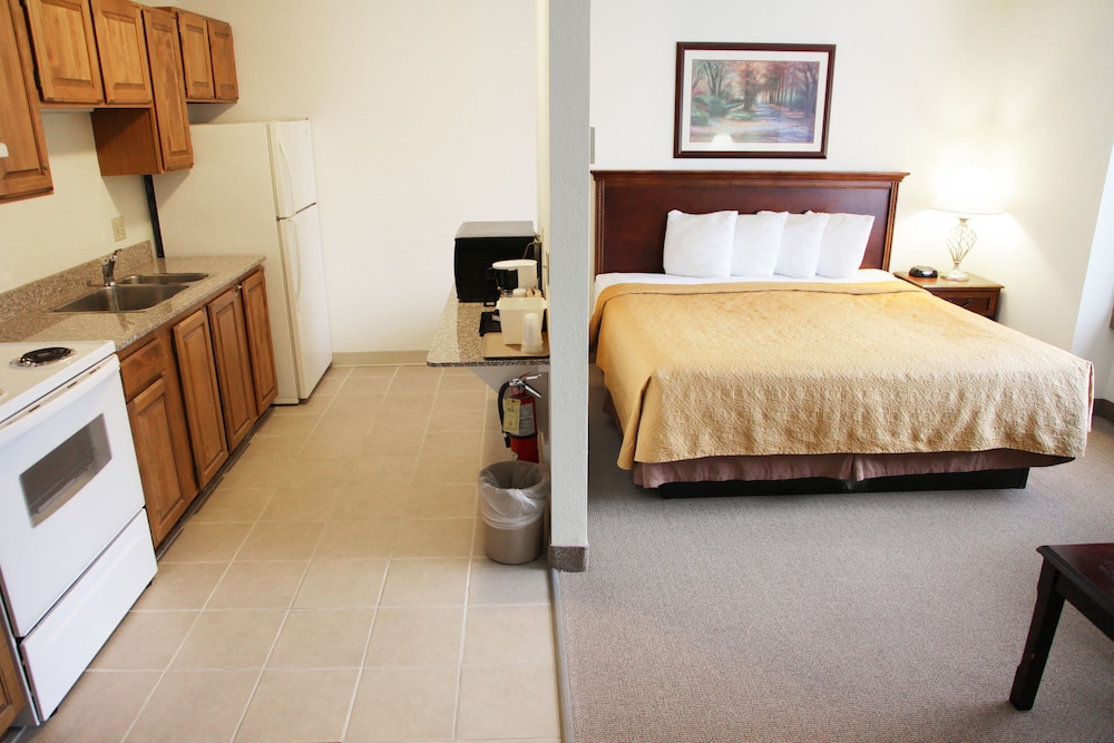 Alex Hotel and Suites Anchorage Airport 22/66