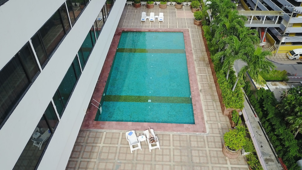 Royal Benja Hotel 36/67