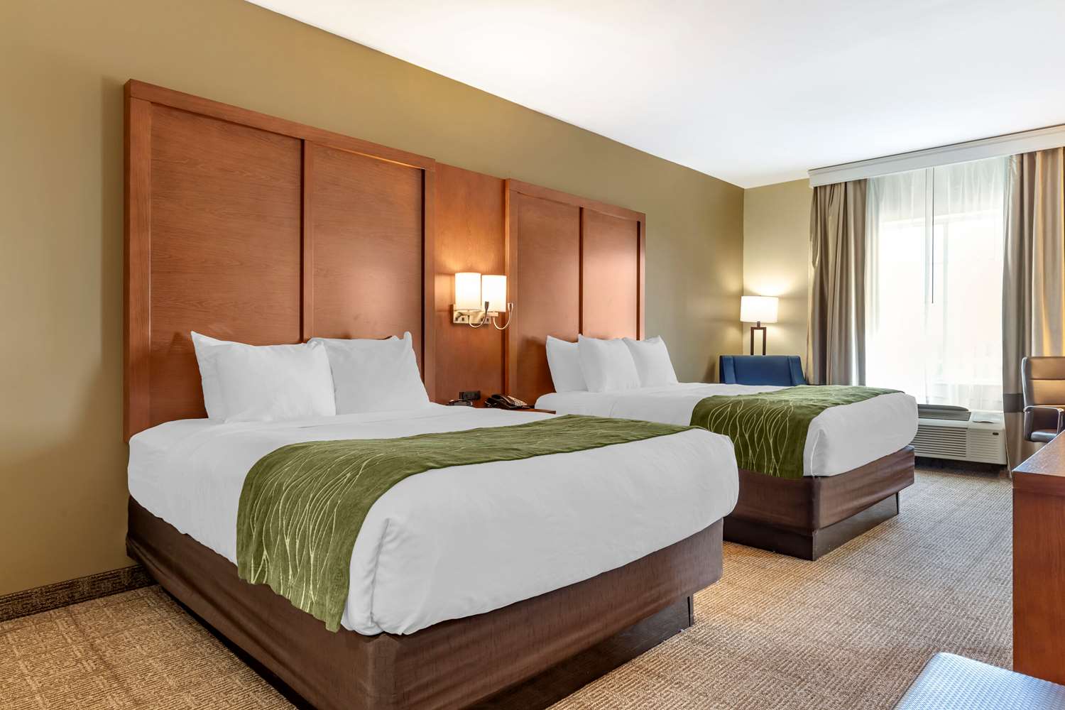 Efficiency, 2 Queen Beds, Accessible