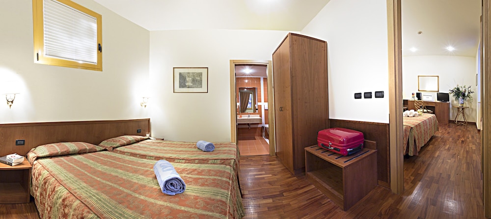 Hotel Tivoli 27/66