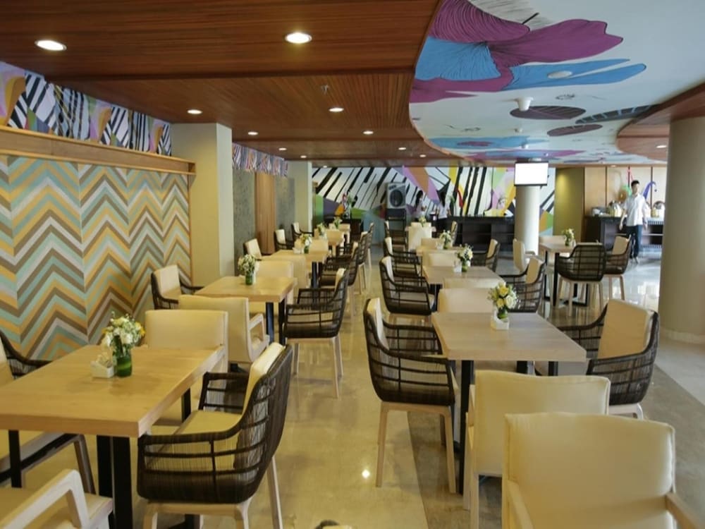 BEDROCK HOTEL 63/73