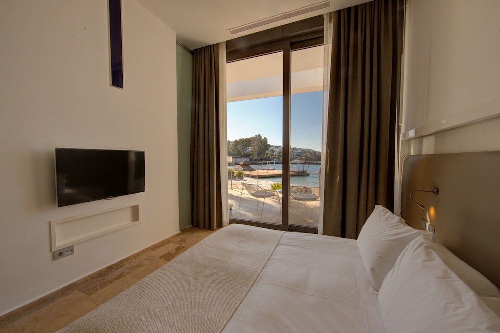 Yalikavak Marina Hotel by Social Living Collection 18/65