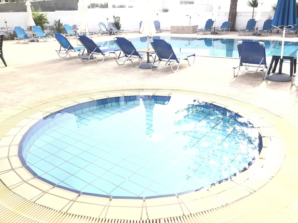 Florea Hotel Apts 24/49
