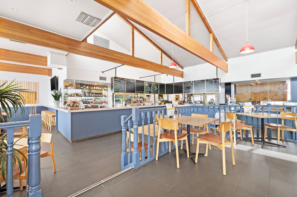 Ciloms Airport Lodge 46/63