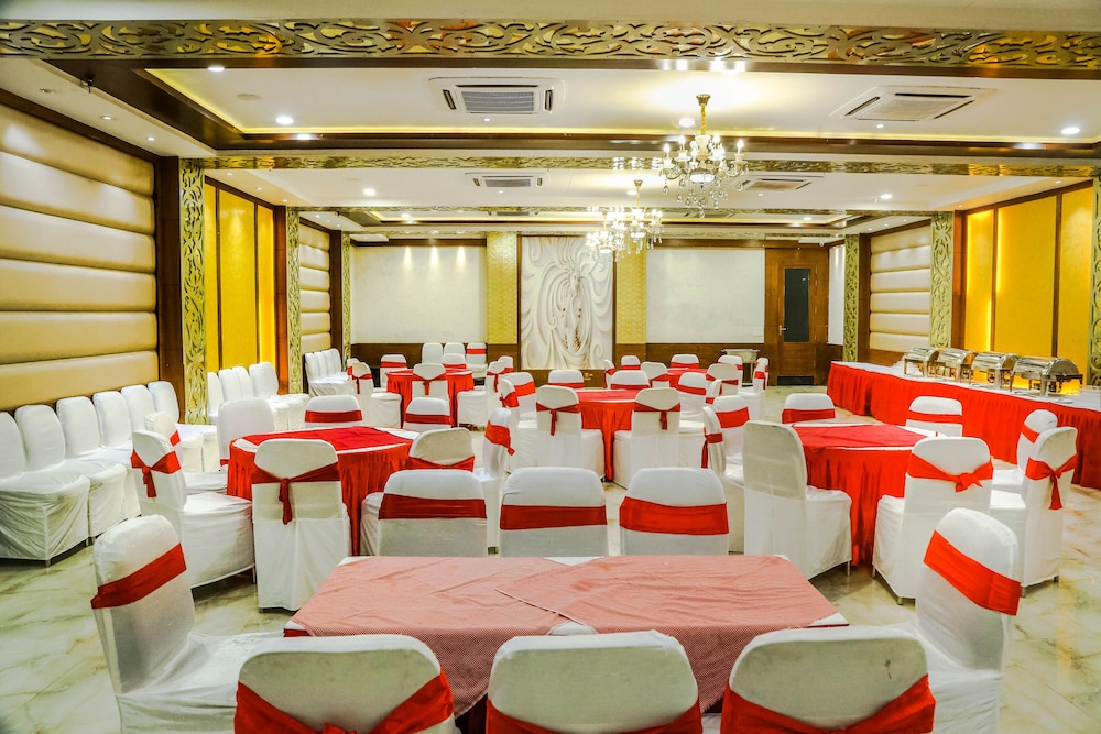 Fabhotel Taj Nagari 35/50