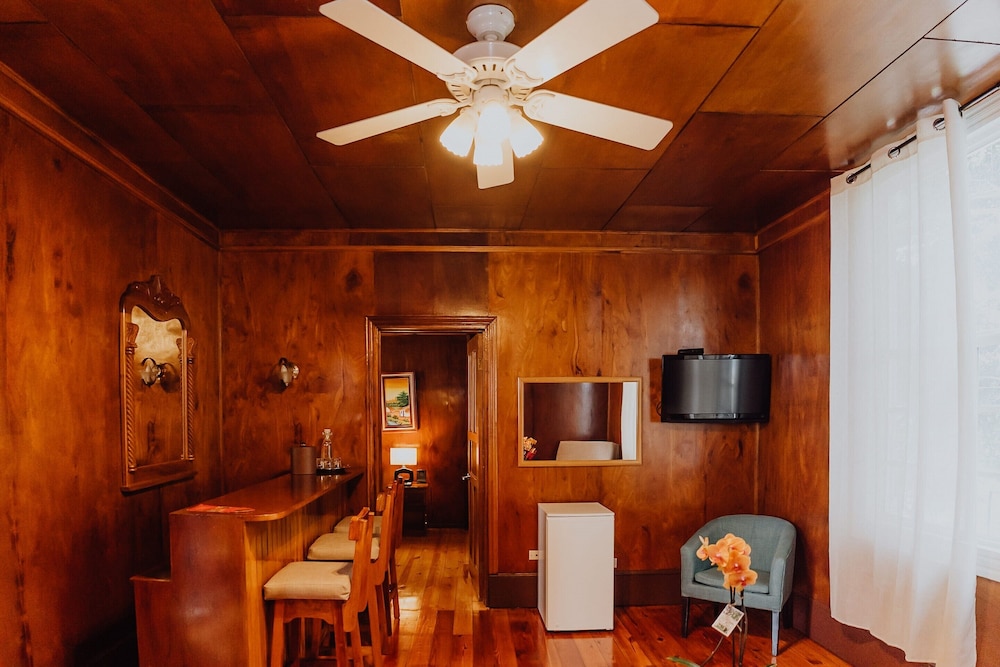 HOTEL DUNN INN 55/67