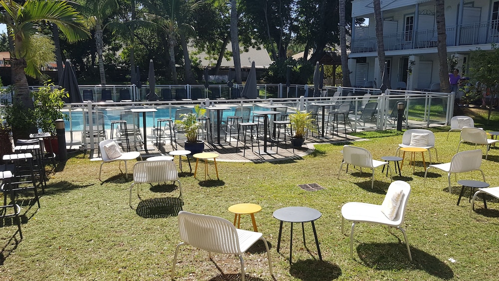 Alamanda Hotel 72/75