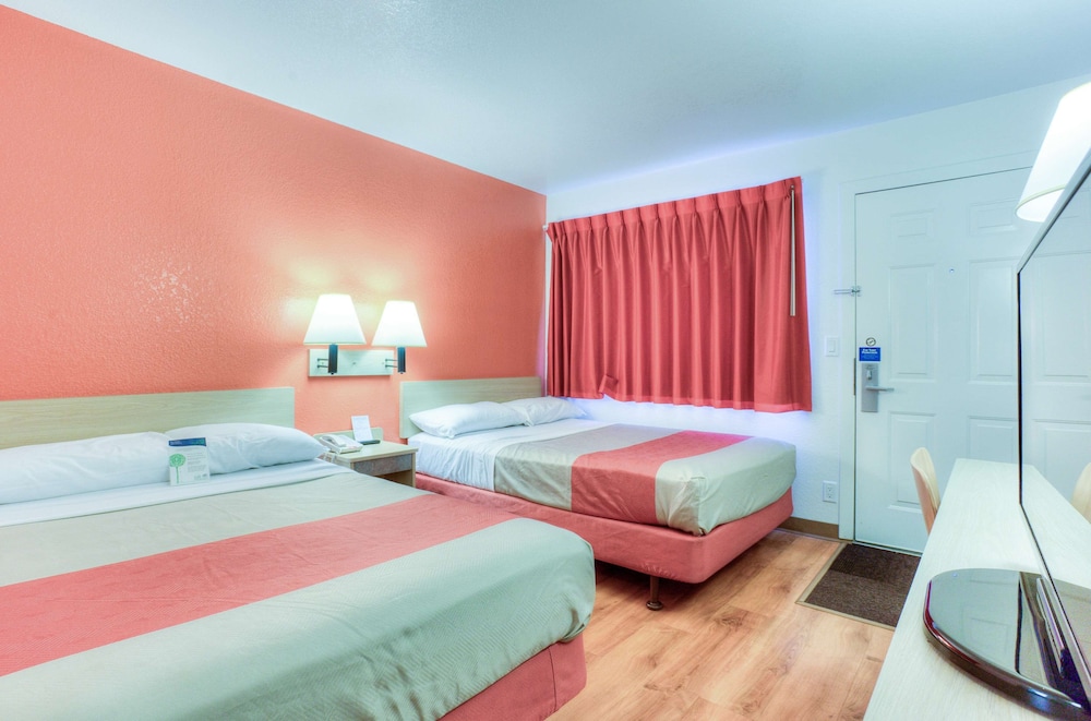 Motel6 Tigard, OR - Portland South - Lake Oswego 31/59