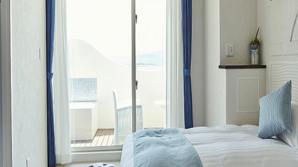Deck, Standard, Twin Beds, Ocean View, Night View