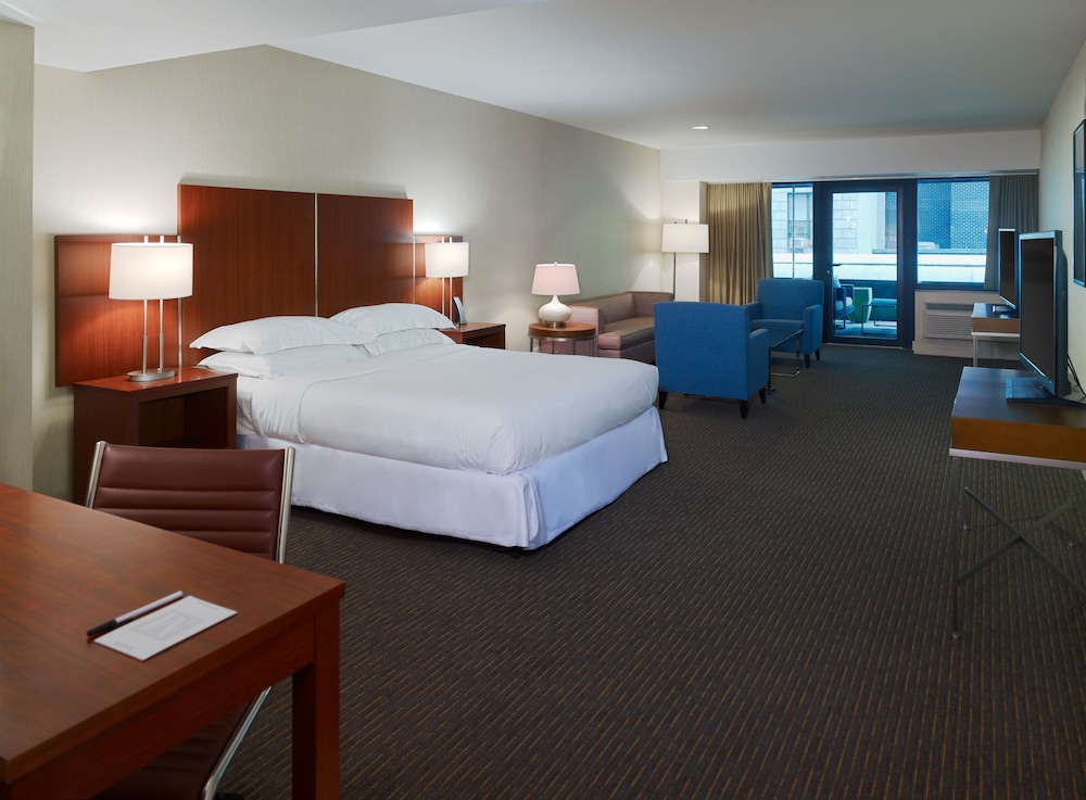 Crowne Plaza Manhattan Times Square by IHG 33/90