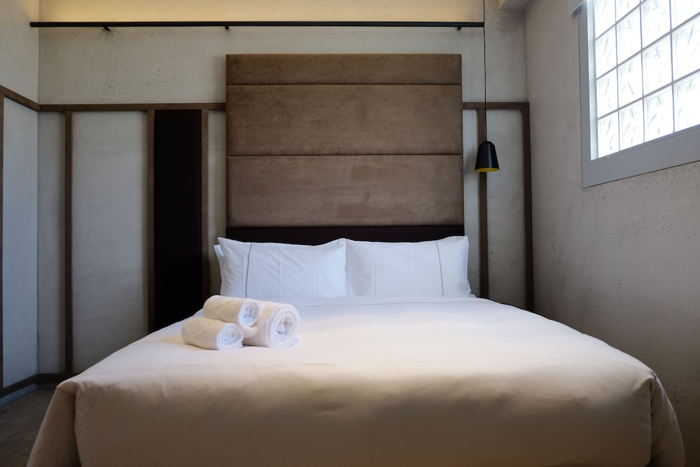 COMFORT, DOUBLE BED