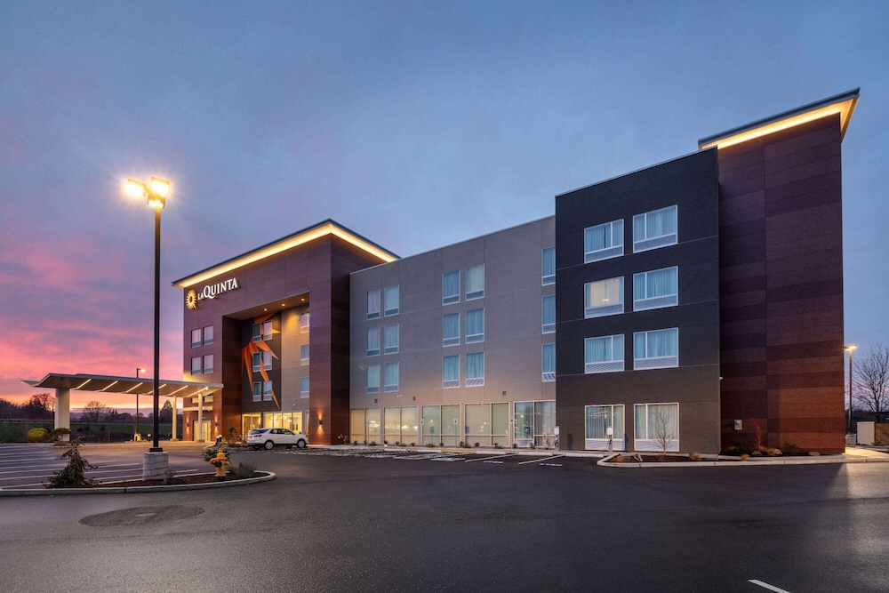La Quinta Inn and Suites by Wyndham Centralia 44/50