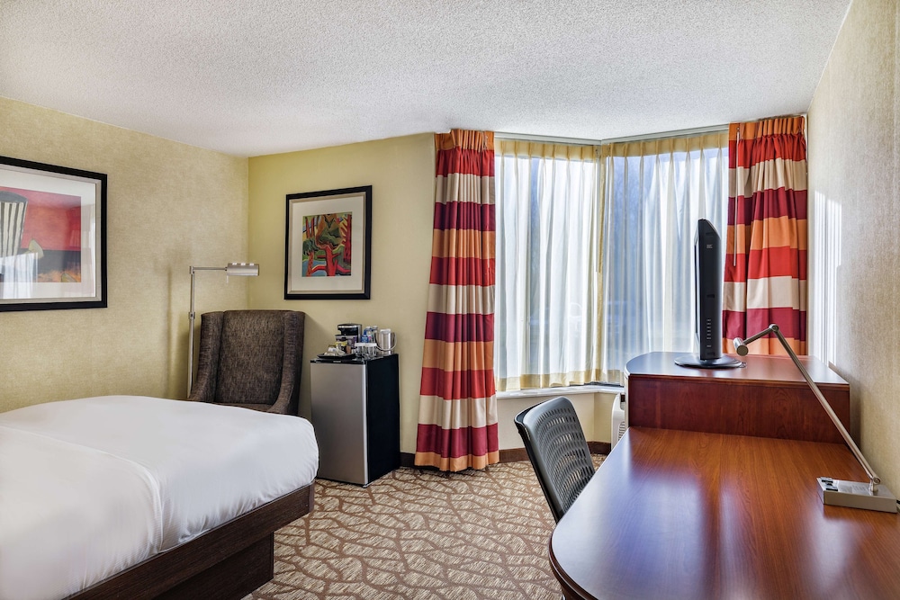 DoubleTree by Hilton Hotel Johnson City 25/61