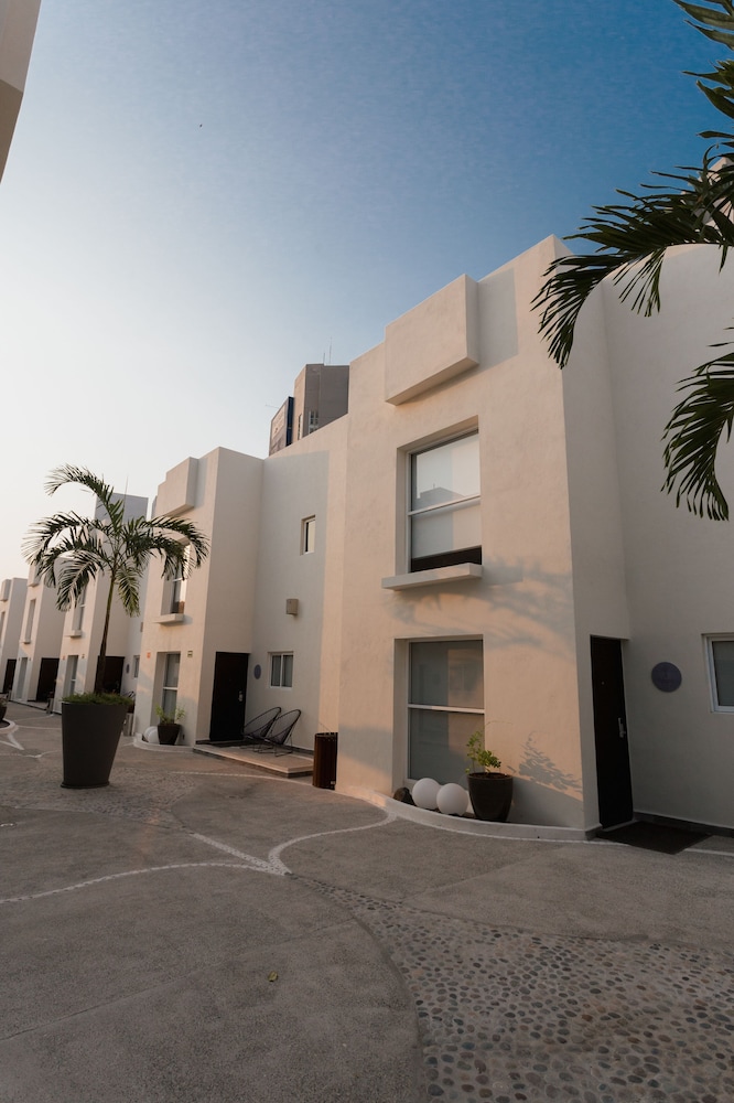 HS HOTSSON Acapulco Villas 28/35