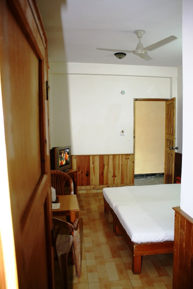 SARTHAK RESORTS 10/31