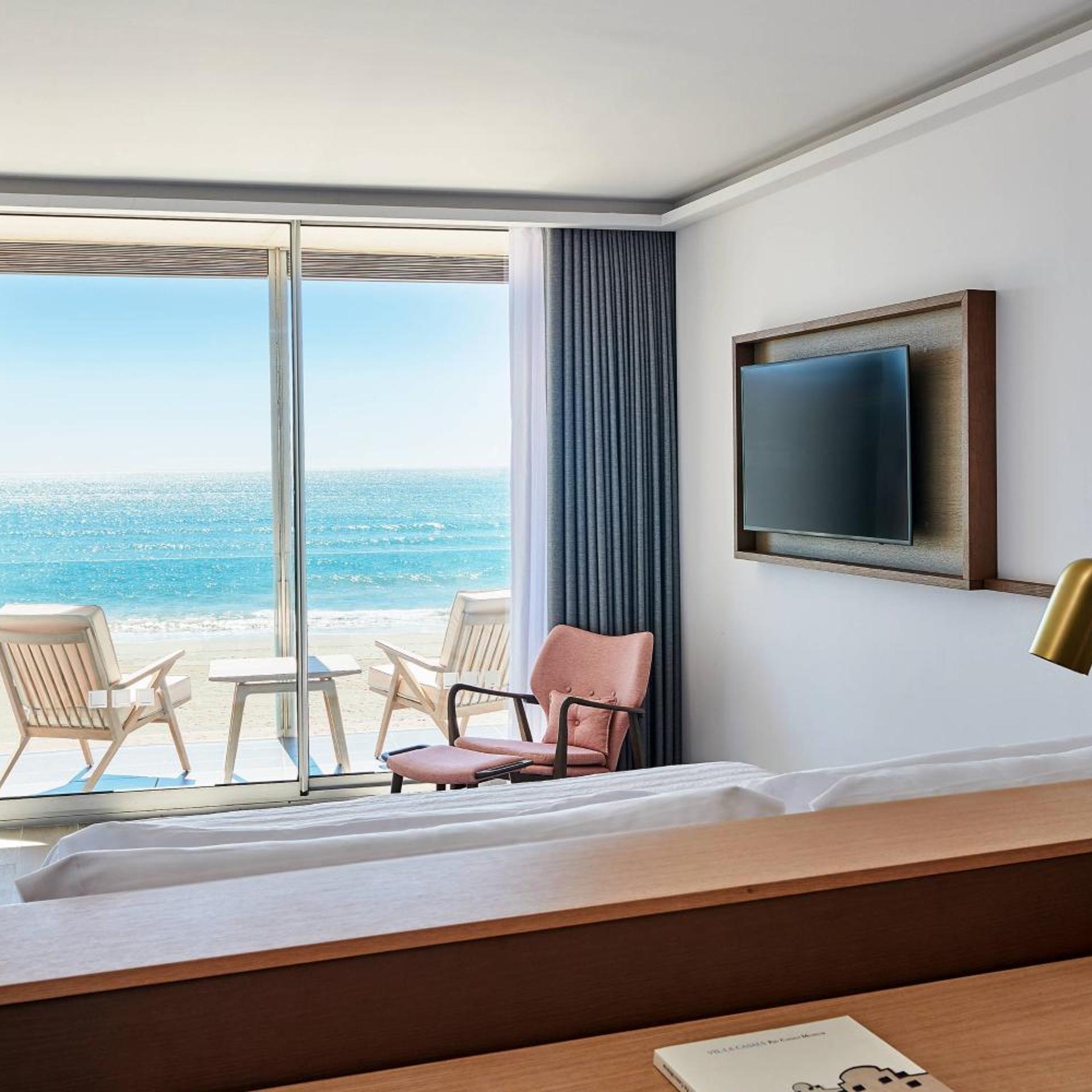 Contemporary, Premium, King Bed, Beach Front