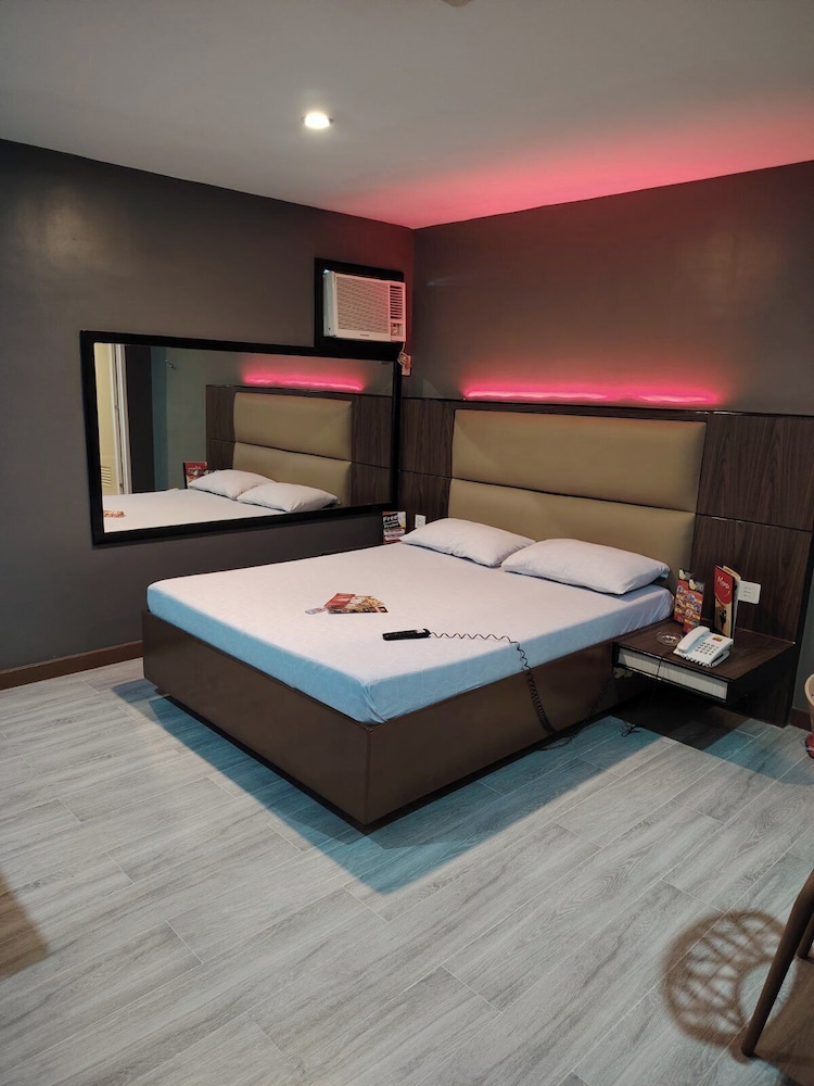 Hotel Sogo Quirino Motor Drive Inn 25/56