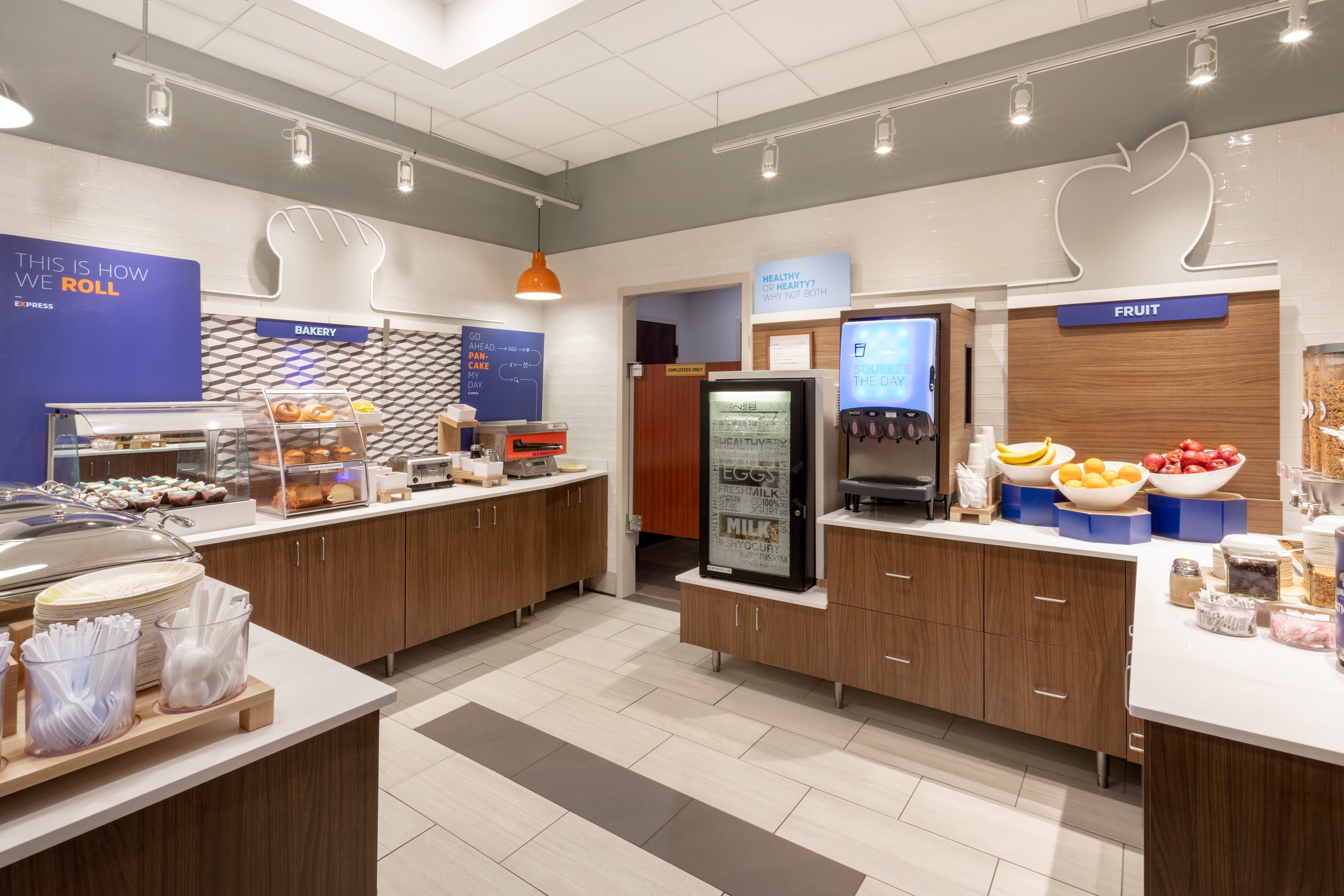 Holiday Inn Express Suites Minneapolis Downtown 7/57